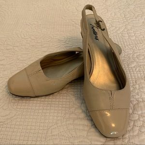 TROTTERS Dea sling back shoes